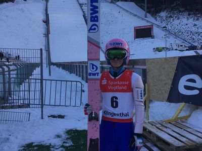 I druhý závod v Klingenthalu vyhrál Lindvik, z českých skokanů byl nejlepší Hlava
