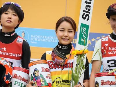 グランプリ開幕戦で高梨、圧勝！