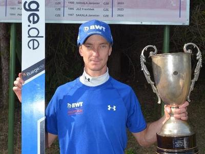 COC-M: Lukas Hlava gewinnt Heimspringen
