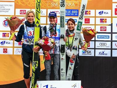 Ema Klinec siegt nach einem Durchgang