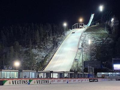 W杯男子ルカ大会 初日のジャンプは強風でキャンセル