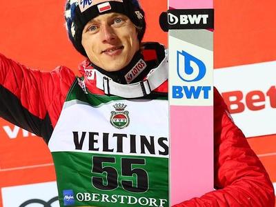 Timi Zajc fliegt zum ersten Sieg