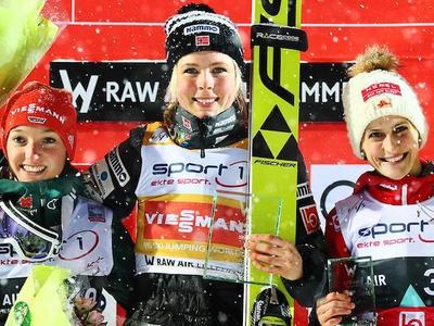 W杯女子リレハンメル大会 ルンビュが逆転優勝