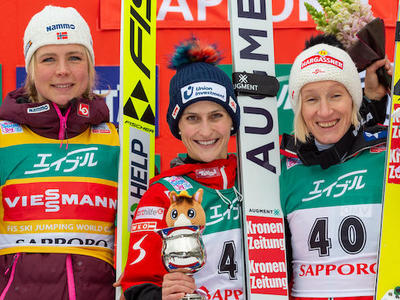 W杯女子札幌大会 オーストリアが再び優勝