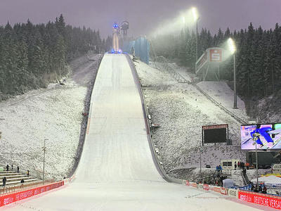 本日、トレーニング＆予選、本戦LIVE