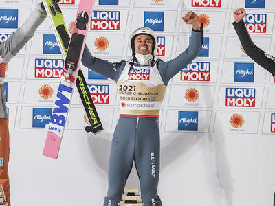 世界選手権 男子NH個人戦でジーワが金メダル