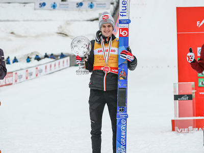 男子フライング W杯最終戦 ガイガーが勝利、小林陵侑2位