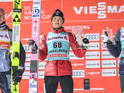 W杯男子エンゲルベルク第2戦 小林陵侑がガイガーを抑えＶ