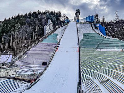 男子インスブルック大会 公式練習＆予選 LIVE