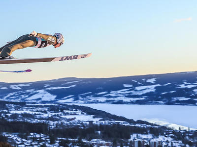 W杯男子リレハンメル予選 フォアファングが予想外の1位