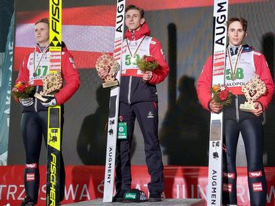 ジュニア世界選手権：チョフェニックとプレウツが優勝