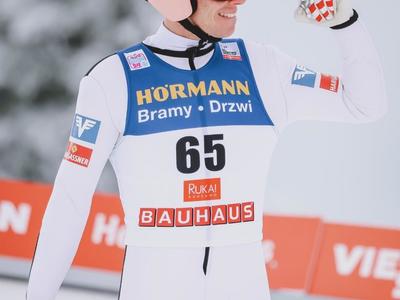 Anze Lanisek gewinnt Rekordjagd am Polarkreis