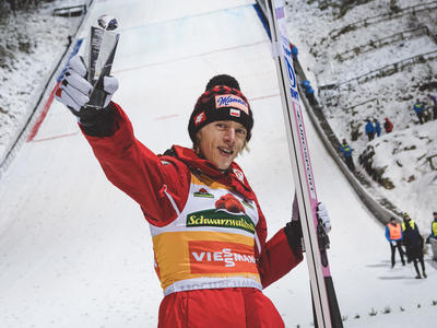 Dawid Kubacki rockt Titisee-Neustadt