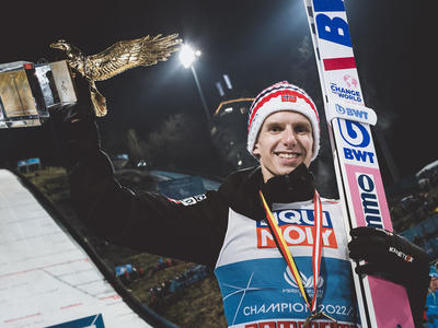 Skispringen im Hexenkessel von Zakopane