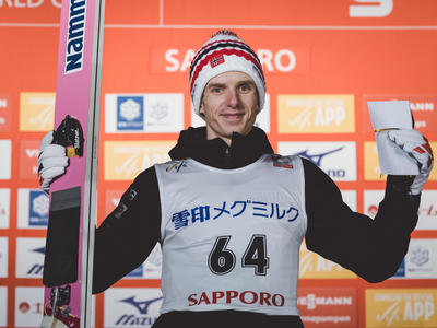 Kobayashi Überraschungssieger in Sapporo