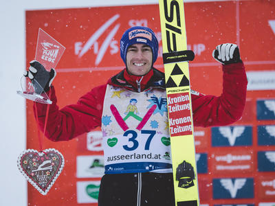 Granerud gewinnt am Kulm und führt im Gesamtweltcup