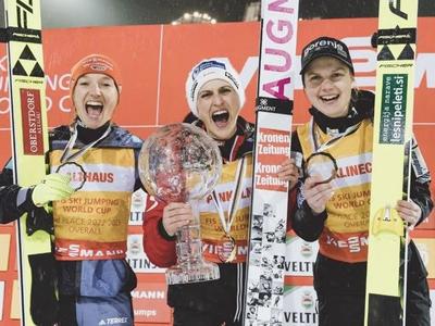 Ito und Pinkelnig feiern in Lahti