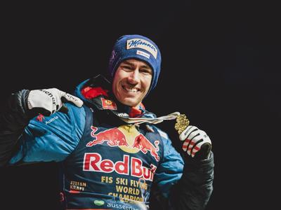 Stefan Kraft ist Skiflug-Weltmeister 2024
