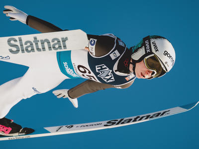 Skispringen Lillehammer: Nika Prevc gewinnt Auftakt vor Schmid und Freitag