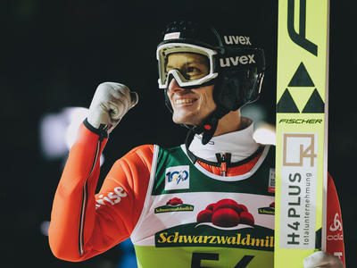 Deutscher Tag für die Skispringer: Schmid und Paschke gewinnen 