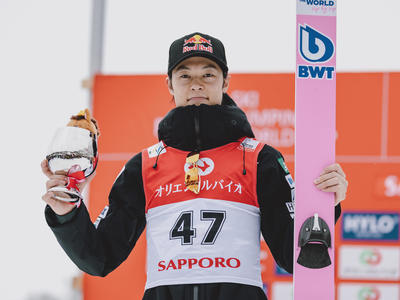 Überragender Kobayashi gewinnt auch am Sonntag in Sapporo