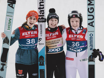 Nika Prevc gewinnt Gold vor Selina Freitag und Eirin Kvandal