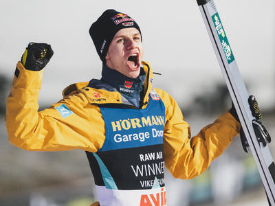 Prevc gewinnt Vikersund, Wellinger die RAW AIR