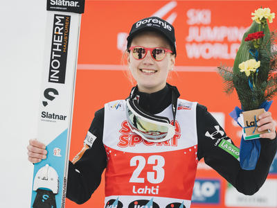 Nika Prevc krönt überragende Saison mit Finalsieg