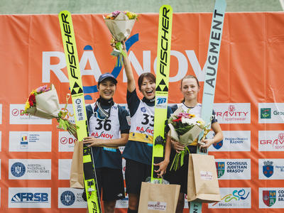 女子ルシュノフ第1戦 佐藤柚月が勝利