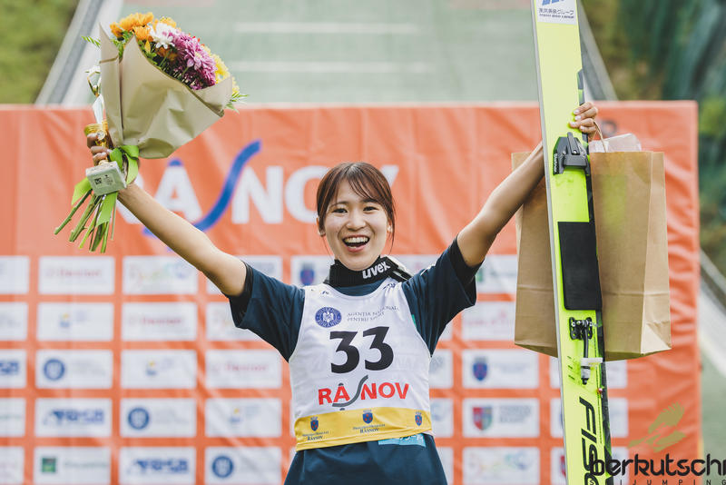 女子ルシュノフ第1戦 佐藤柚月が勝利