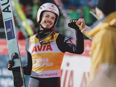 男子最終戦 小林陵侑が勝利、ライムンド総合Ｖ