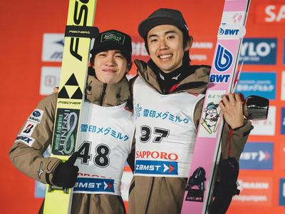 Domen Prevc gewinnt vor Nakamura und Nikaido