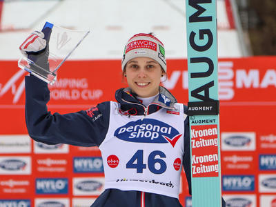 Lisa Eder feiert Heimsieg in Hinzenbach