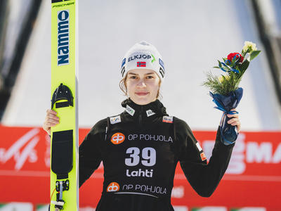 Prevc krönt Rekordsaison – Sieg beim Weltcup der Skispringerinnen in Lahti