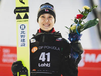 Prevc krönt Rekordsaison – Sieg beim Weltcup der Skispringerinnen in Lahti