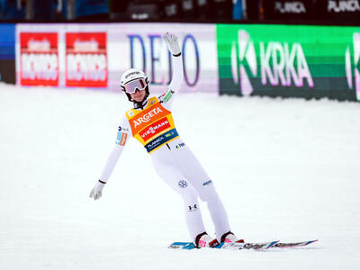 Nika Prevc in Planica geehrt